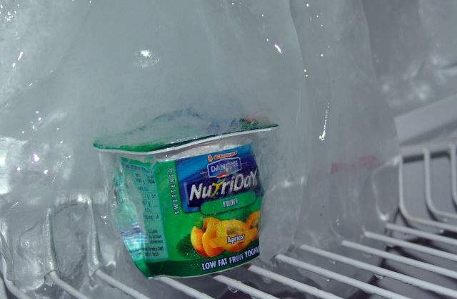 Scandalul laptelui cu aflatoxina: Danone retrage lactate posibil contaminate