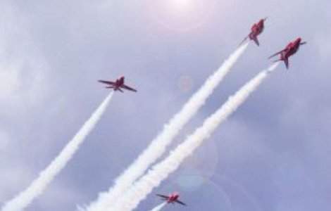 Aviatia militara siriana a atacat pozitii insurgente din Liban