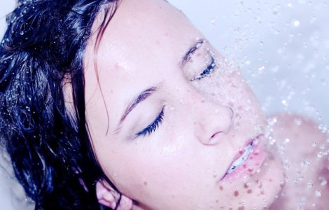  Top  Dușurile reci: 5 beneficii incredibile pentru sănătate