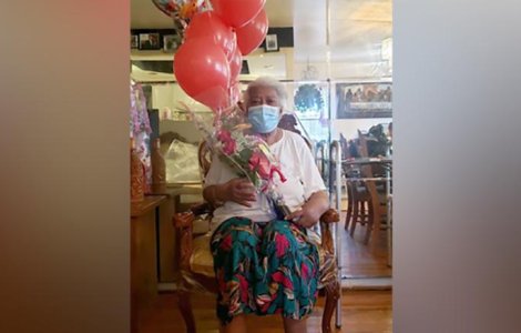 O femeie de 73 de ani a învins Covid-19 după 5 luni de spitalizare