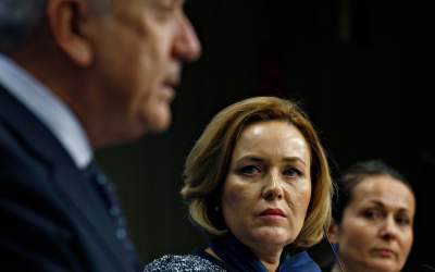 Carmen Dan va lipsi la votul...