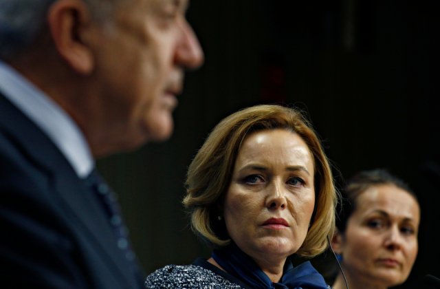 Carmen Dan va lipsi la votul moțiunii de cenzură din Parlament. Aceasta susţine că e în autoizolare