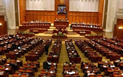 Dezbaterea moțiunii de...