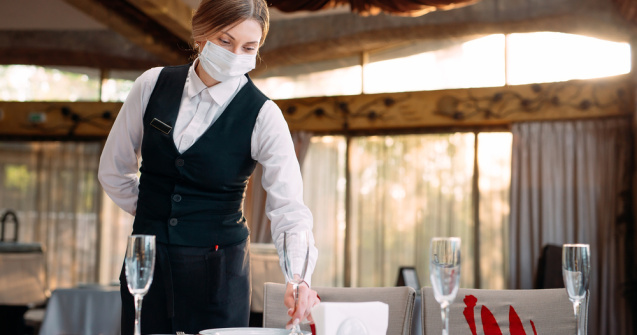 În ce condiții ar putea fi închise restaurantele. Explicația lui Tătaru