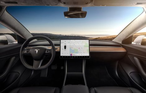 Tesla, nou update software: mașinile vor recunoaște limitele de viteză