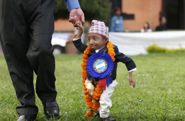 Cel mai mic om din lume este major