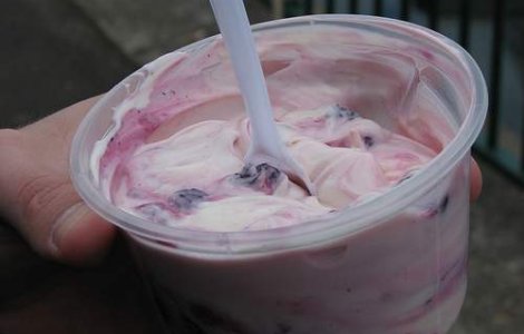 Reclamele la iaurt dauneaza grav sanatatii