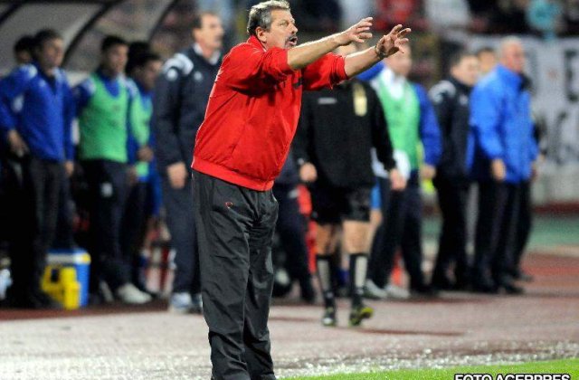 Ion Marin ramane antrenorul lui Dinamo pana in mai 2010