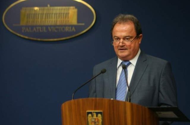 Blaga: Nimeni nu mai are voie sa-si faca platforma politica lovind PDL