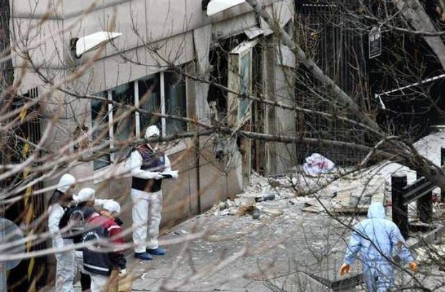 Atacuri cu bomba impotriva unui minister si a partidului de guvernamant din Turcia