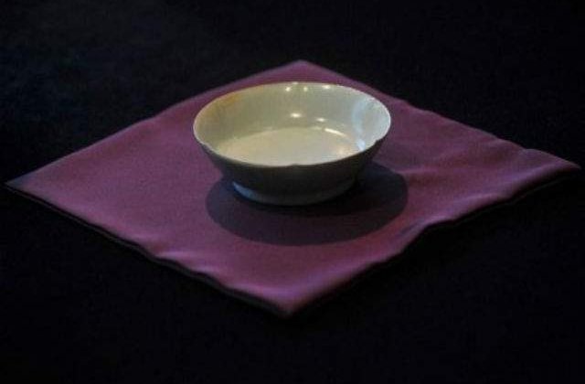 Un vas chinezesc vechi de 1000 de ani, vandut cu 2,2 mil.dolari