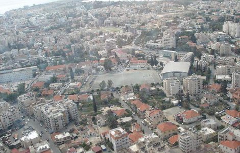 Cipru apeleaza la asigurarile sociale si la Biserica pentru bani