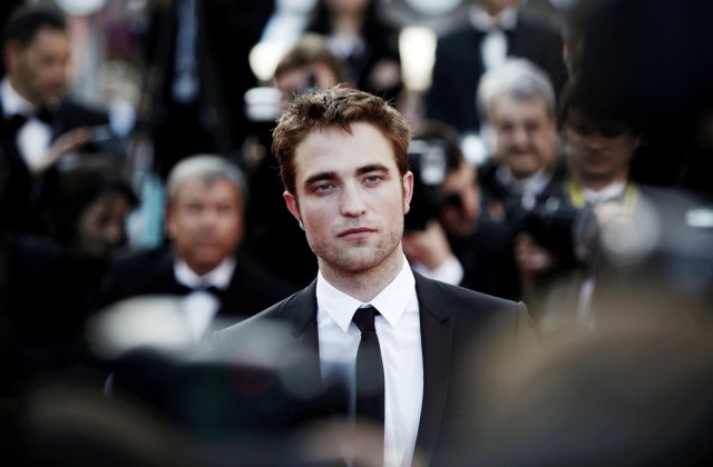 Actorul Robert Pattinson are Covid-19. Filmările pentru „Batman” au fost întrerupte
