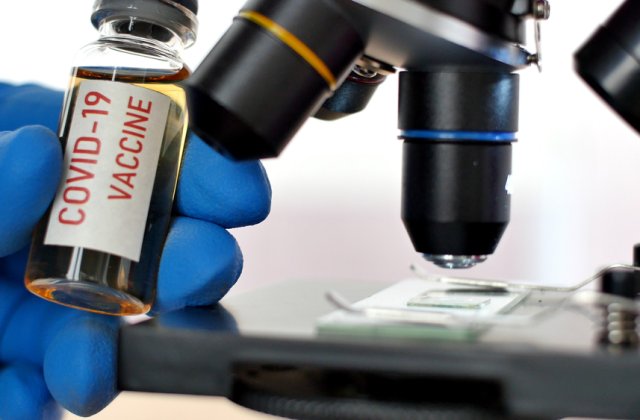 OMS: „Nu ne așteptăm să asistăm la o vaccinare în masă până la jumătatea lui 2021”