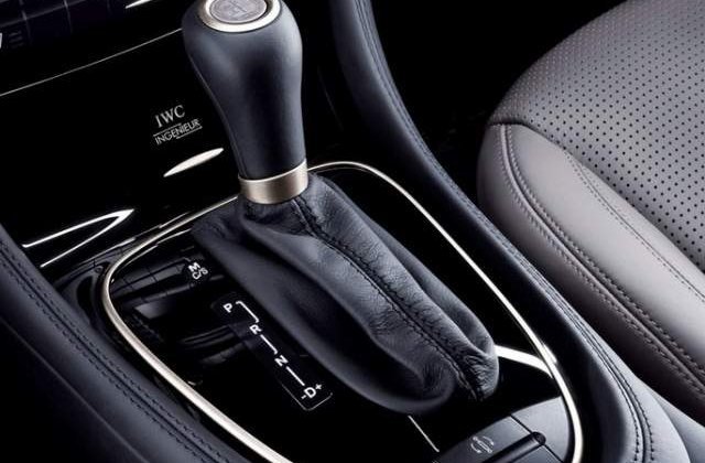 Examenul pentru permis ar putea fi sustinut si cu o masina cu transmisie automata