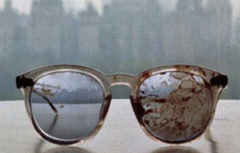 Yoko Ono militeaza pentru reglementarea stricta a regimului armelor