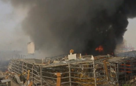 O nouă lovitură pentru Beirut. Incendiu puternic în port. Cauzele nu se cunosc