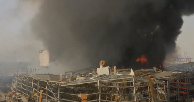 O nouă lovitură pentru Beirut. Incendiu puternic în port. Cauzele nu se cunosc