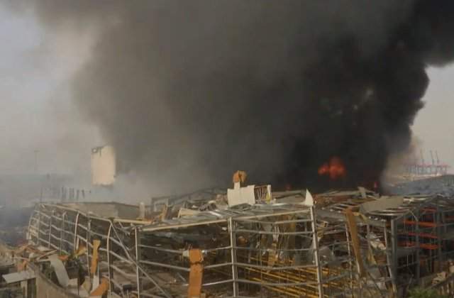 VIDEO Incendiu devastator &icirc;n portul din Beirut la doar o lună de explozia care a curmat peste 190 de vieți omenești