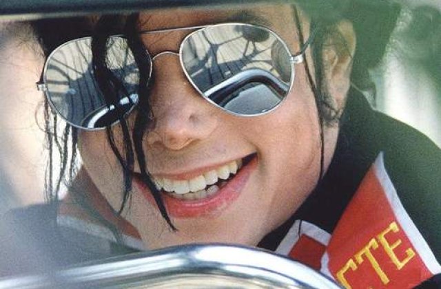 Albumul de remixuri Michael Jackson, disponibil in Romania