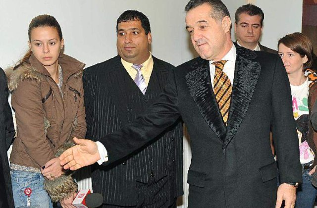 Becali: &#39;Lupt impotriva unei singure persoane: Pazvante Chioru&#39;