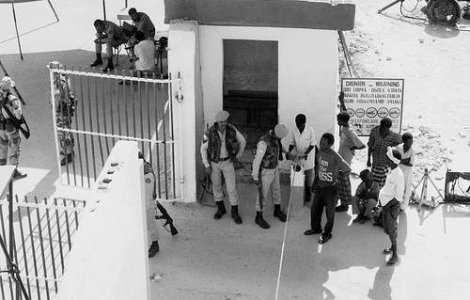 Castigatorii unui concurs radio din Somalia au primit pusti si grenade