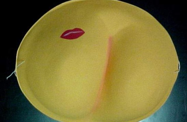 Un travestit a fost prins cu cocaina ascunsa intr-un implant fesier