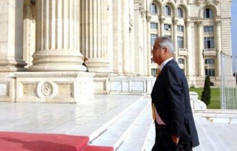 Adrian Nastase, judecat din nou in dosarul Zambaccian