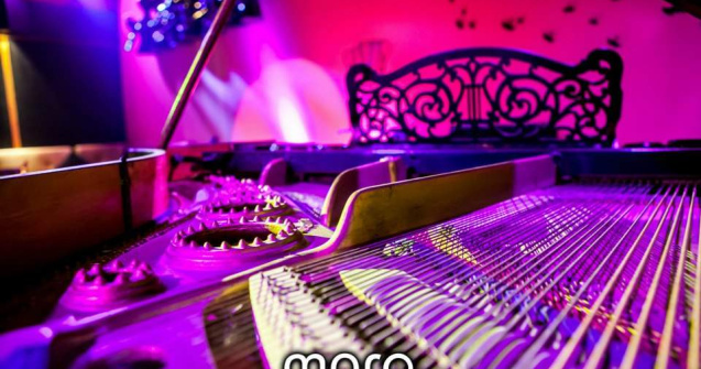 (P) Show Burlesque, muzica live, sampanie si atmosfera glamorous