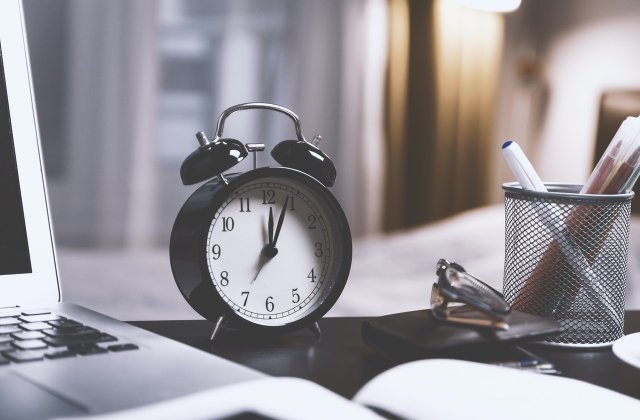 Tehnica de lucru Pomodoro: Cum poți deveni mult mai eficient chiar de m&acirc;ine