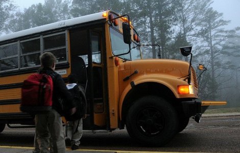 PMB: Începând de luni, autobuzele școlare revin pe trasee