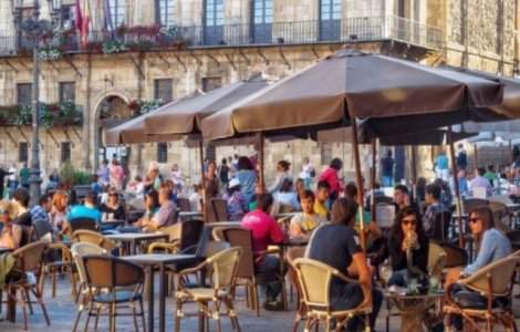 Sancțiuni pentru terasele și restaurantele din Capitală, pentru nerespecarea măsurilor de siguranță