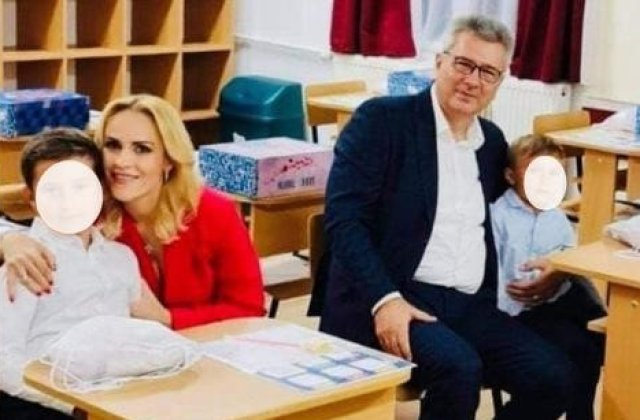Firea și Pandele au intrat &icirc;n clasă cu copiii, deși accesul părinților este interzis