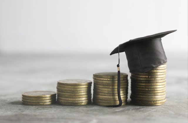 Studenții solicită micșorarea taxelor de școlarizare în contextul învățământului online