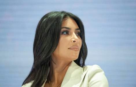 Vedetele își blochează conturile de Facebook! Kim Kardashian susține protestul