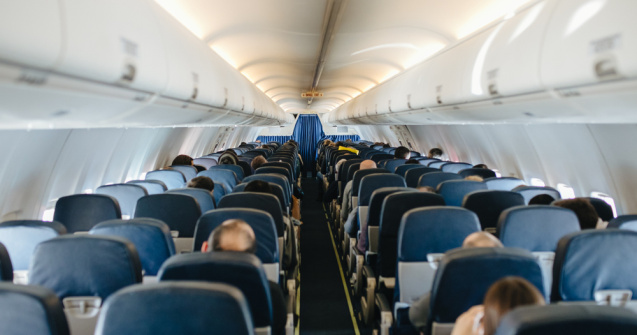 Mii de români și-au primit banii înapoi pentru zborurile anulate în pandemie