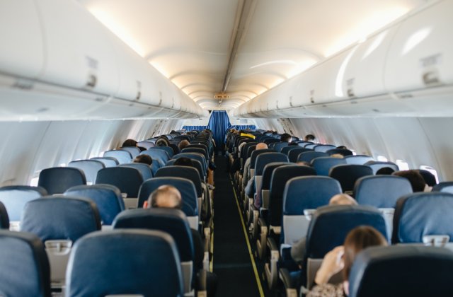 Mii de români și-au primit banii înapoi pentru zborurile anulate în pandemie