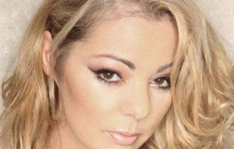 Sandra vrea sa publice o carte