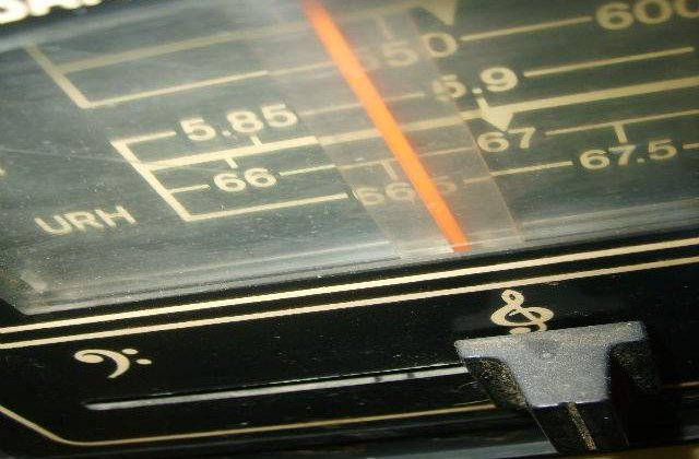 Radiourile vor trebui sa difuzeze zilnic program local de minimum 2 ore