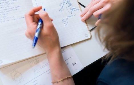 Stângacii văd lumea diferit față de dreptaci: Explicația oamenilor de știință