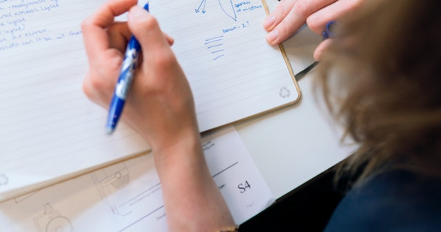 Stângacii văd lumea diferit față de dreptaci: Explicația oamenilor de știință