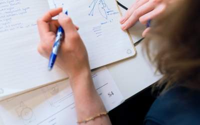 Stângacii văd lumea diferit...