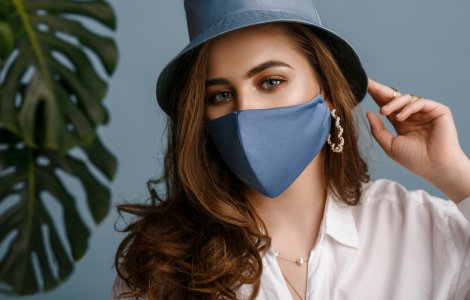  Top  NU îți vei murdări masca de protecție: 6 trucuri pentru un machiaj rezistent