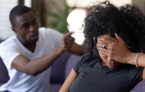 În pandemie, scade numărul divorțurilor și crește cel al violenței în familie