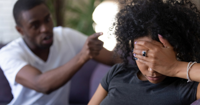 În pandemie, scade numărul divorțurilor și crește cel al violenței în familie