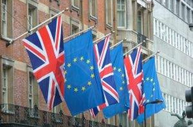 Cum a pierdut Marea Britanie urma a 40.000 de imigranti ilegali?