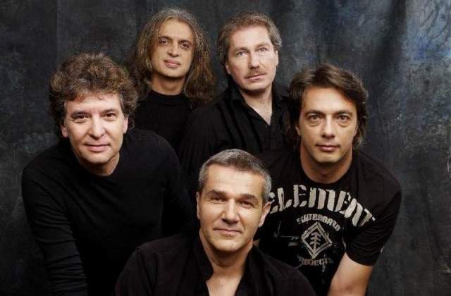 Holograf lanseaza un album de colectie: World full of lies