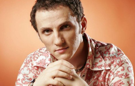 Traistariu a ajuns la spital, din cauza unui implant de par esuat