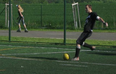 Gica Popescu vrea sa inchida scoala de fotbal