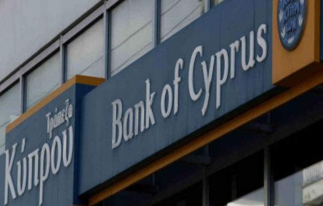 O filiala a Bank of Cyprus din Grecia, atacata cu cocteiluri Molotov